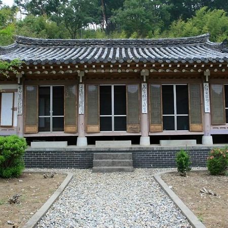 Goseong Choi Pilgan'S Old House Hotell Eksteriør bilde