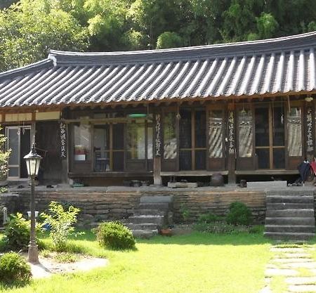 Goseong Choi Pilgan'S Old House Hotell Eksteriør bilde