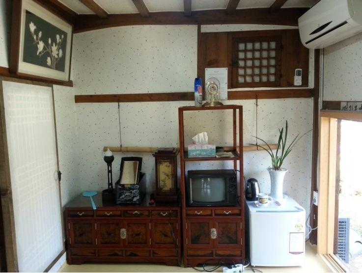 Goseong Choi Pilgan'S Old House Hotell Rom bilde