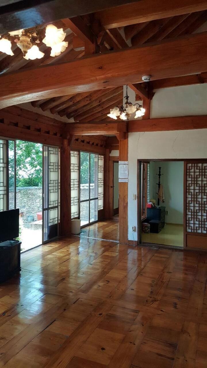 Goseong Choi Pilgan'S Old House Hotell Eksteriør bilde