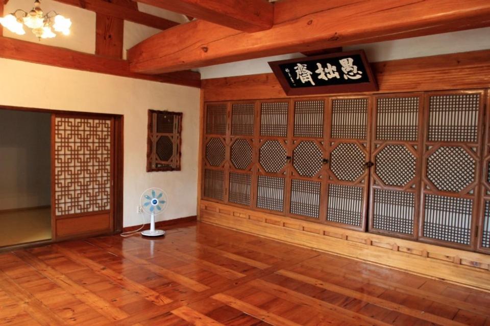 Goseong Choi Pilgan'S Old House Hotell Eksteriør bilde