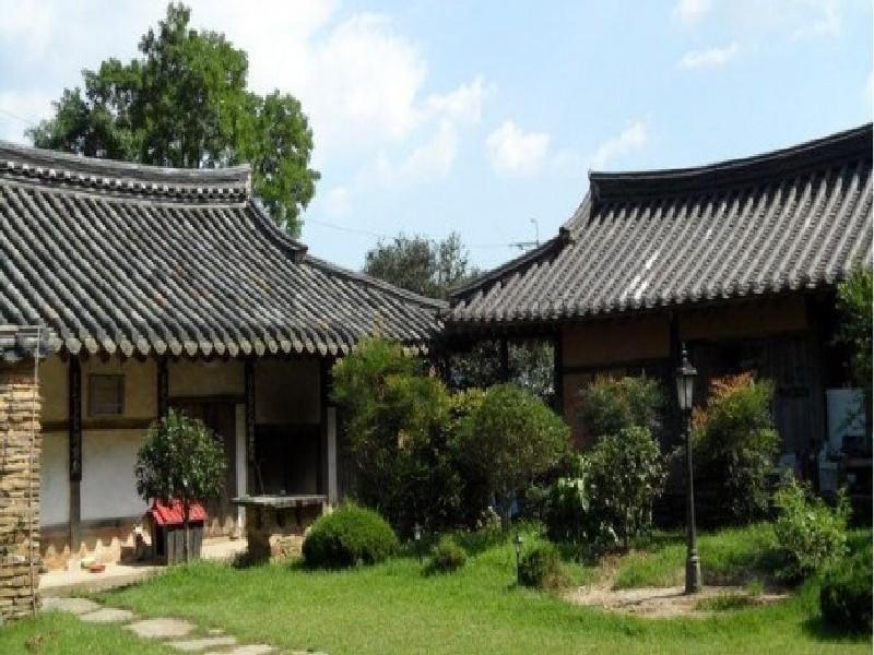 Goseong Choi Pilgan'S Old House Hotell Eksteriør bilde