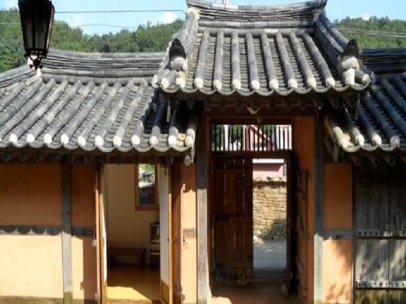 Goseong Choi Pilgan'S Old House Hotell Eksteriør bilde